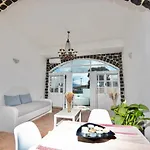 Dawn Santorini Villa Vourvoulos