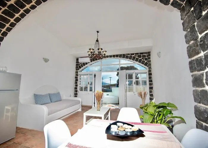 Dawn Santorini Βίλα Βούρβουλος